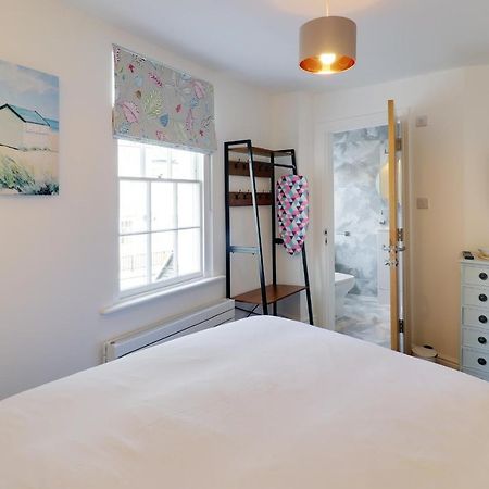 Master Accommodation Suite 5 Hastings Buitenkant foto